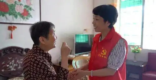 越秀丨点赞社区书记罗永丽,要做居民心中信赖的那个人