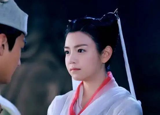 陈妍希形象是被鸡腿头拖累的刘亦菲换上后,才知颜值是硬伤
