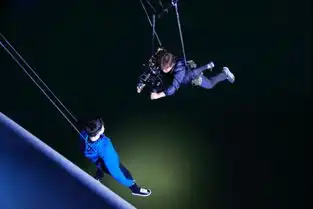 w两个世界花絮照汇总李钟硕韩孝周片场有爱互动