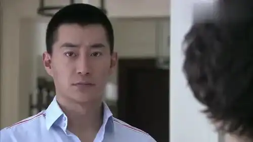 等待绽放母亲告诉儿子刘亦名会当众道歉,儿子生气不想去

