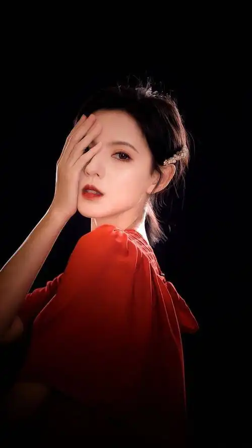 演员张予曦琉璃开播,韫色过浓后这部剧追起来,先看美照