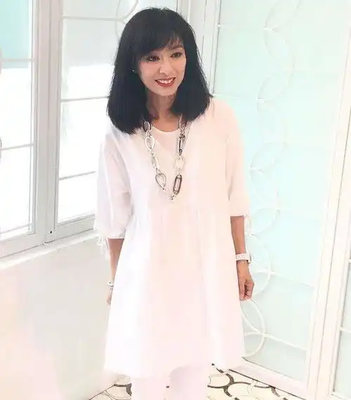 65岁米雪京剧造型美呆了,气质突出,与谢贤再度合作
