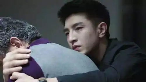 倾城时光从开播到现在,金瀚流了2滴泪,一滴为父亲,一滴为他