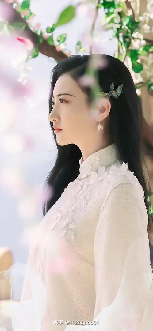 司藤女主景甜剧照图集,气质优雅,性感迷人
