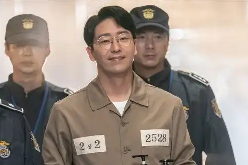 顶楼3新剧照秀莲满脸凄凉周丹泰却面带笑容,这是要反转