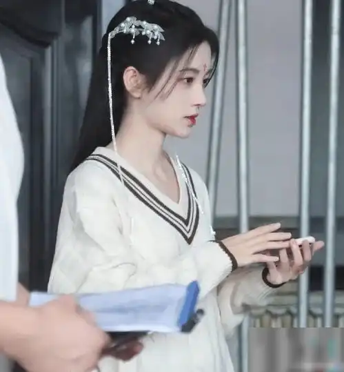 鞠婧祎又一新剧来袭,和男主是再度合作,光看阵容就等不及了