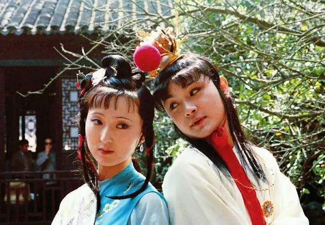 87版红楼梦宝哥哥和林妹妹七大瞬间,图二的景色美出天际
