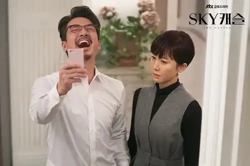 有线台韩剧历年最高收视top10泪之女王打败爱的迫降登第3,冠军难超越
