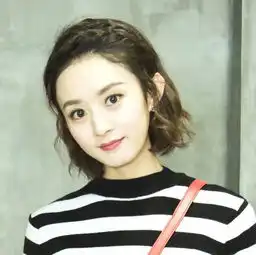 何炅迟迟不祝福赵丽颖,双方微博互相清空,原因一目了然
