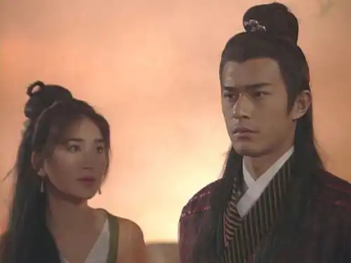 34岁嫁豪门,21年不生孩子,温碧霞44岁领养的孩子是丈夫私生子