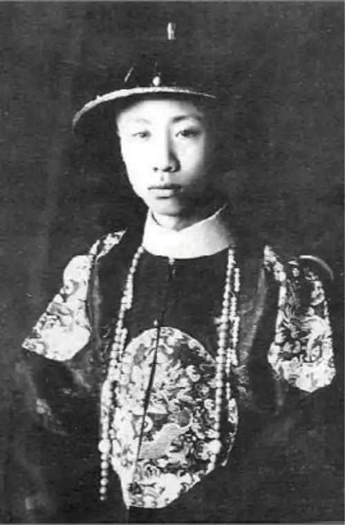 末代皇妃想要离婚,末代皇帝不肯,她却说我还是一个黄花闺女
