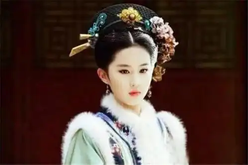有着神颜的刘亦菲为何不演清宫剧,看完这些造型恍然大悟
