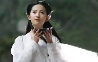 刘亦菲花木兰定妆照出炉,网友太柔美,不及赵薇版英气逼人
