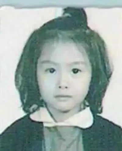 5大巨星童年照,我只认出刘德华和成龙,看看你能认出几个