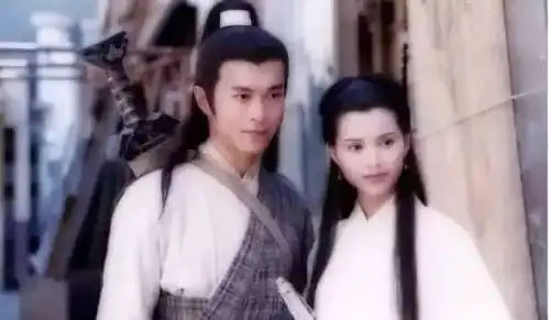 95版神雕侠侣再聚首,小龙女的脸却