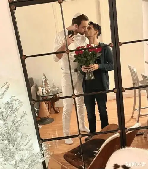 他戏里追小燕子,戏外拍大尺度片画面辣眼睛,无法直视还珠格格了
