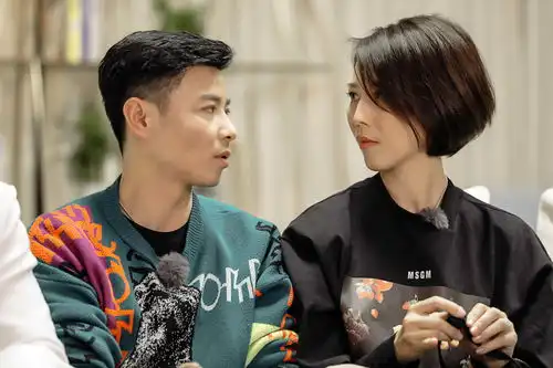 枉费张晋那么爱蔡少芬,蔡少芬却将张晋推给别的女人,真狠
