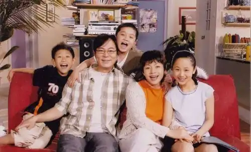高亚麟被曝孕期出轨家暴,离婚时间线被扒,情感史复杂钟情老少恋
