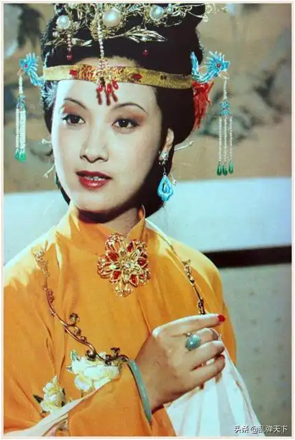 成熟男人喜欢什么样的小姐姐以红楼梦十二金钗为例