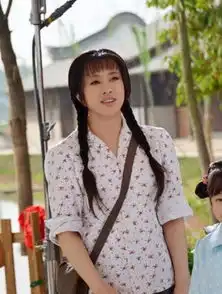 67岁刘晓庆近照曝光,打扮青春活力,身材不输年轻人