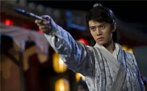 郑爽的好闺蜜,总让人恨得痒痒,默默当卧底,now成为最幸福的人
