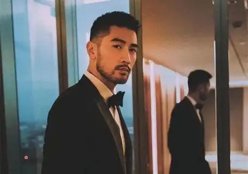 不吊威亚跳楼拍戏变玩命
