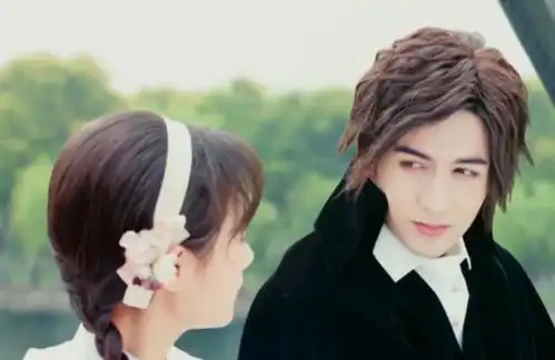 半妖倾城幽瞳成新国民老公