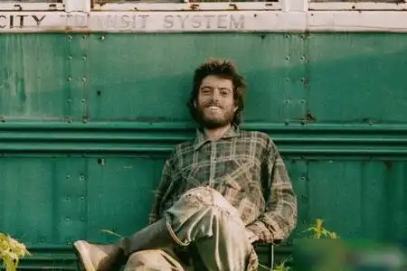 逃避虚伪社会,开启荒野生存,每一个流浪的人,都在寻找自由
