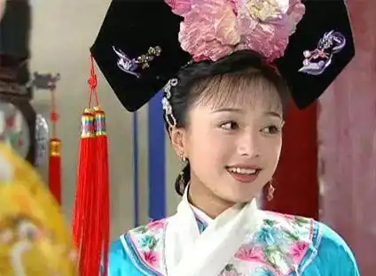 秦岚,赵丽颖,林心如等人的旗头造型,都没有她美王艳