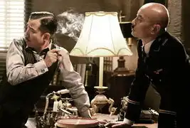 姜文一步之遥首曝剧照葛优搞笑卖萌舒淇复古泳装秀性感