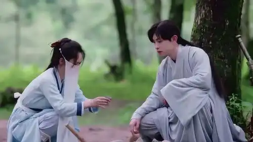 香蜜锦觅让旭凤看药,旭凤却睡的很沉,大猪蹄子啊
