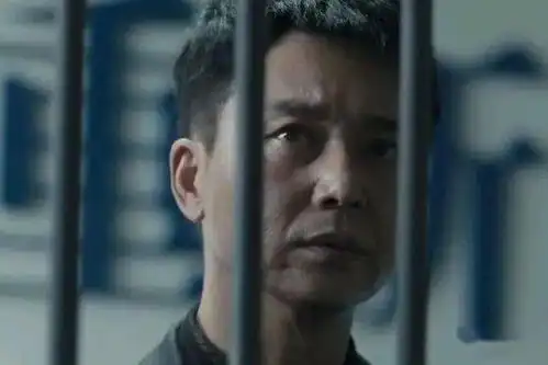 扫黑风暴最正直的角色是他中年翻红,还带儿子走上了演员之路