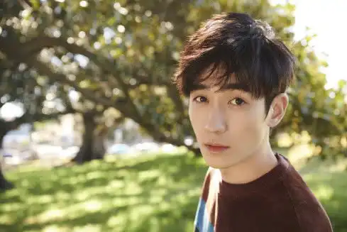 朱一龙何开心剧照高露