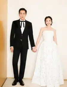 网曝张若昀与女友唐艺昕已甜蜜领证结婚,目前未得到双方回应