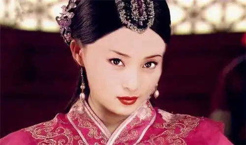 原来蒋勤勤才是甄嬛的最佳人选,定妆照曝光后,比孙俪美多了
