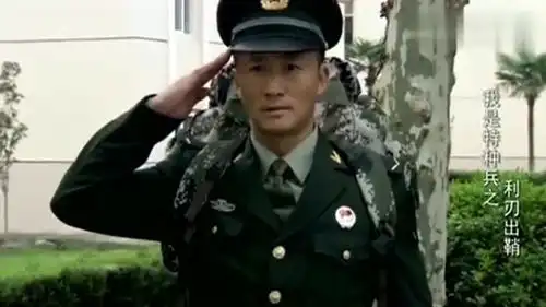 影视何晨光失恋回部队,怎料受到战友这样对待,瞬间懵了

