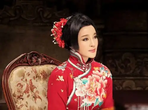 明明年过38岁,还强行剧中扮嫩的4位明星,最后一位已经64岁