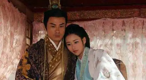 此女亡一国两卿,是历史公认的红颜祸水,网友苏妲己都自愧不如