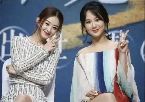 杨紫的好人缘不单单只在异性之间,一众女星也把她当团宠