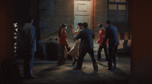 请来两位大家,所有配置不能拉胯对话南来北往出品人邹文
