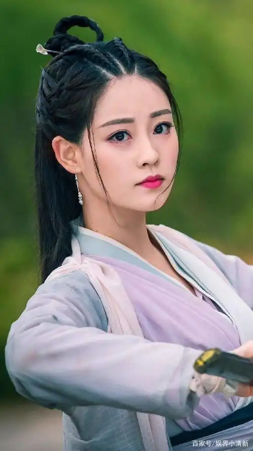 祝绪丹半夜失眠,骚扰曹曦月,然而被设置了消息免打扰,哈哈
