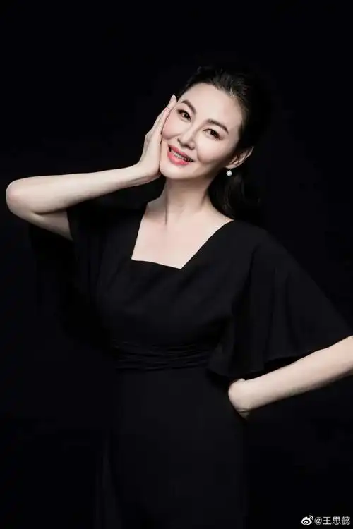 新版潘金莲剧照曝光,这身材什么水平
