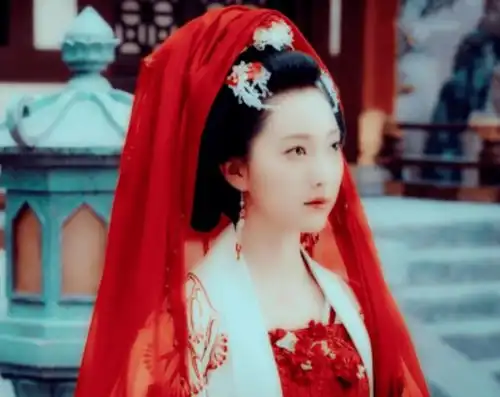 东宫有4套嫁衣赵瑟瑟最简单,洛熙最奇怪,最美的其实是这一套