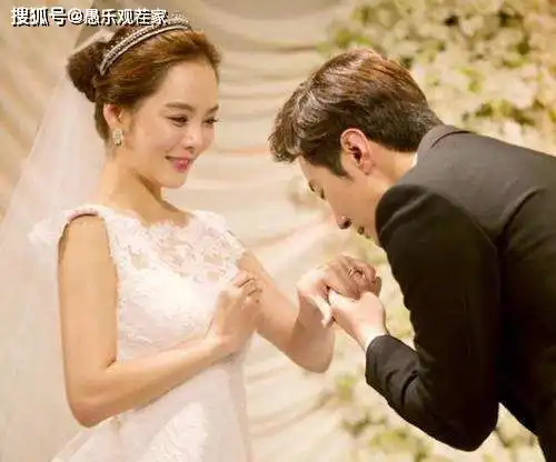 同为中韩夫妻蔡琳离婚收场,秋瓷炫戚薇汤唯却越来越幸福
