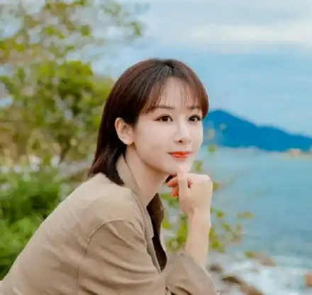 杨紫忘记了妈妈生日,发文道歉,希望大家一起为妈咪送上祝福夏雪