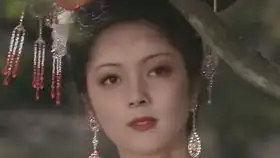 87版红楼梦尤二姐自杀,有一个细节,体现出了二姐对贾琏的痴情
