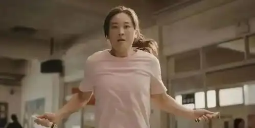 42岁贾玲近照反弹变胖,胳膊变粗皱纹多,过度减肥后遗症出来了