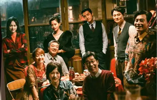 两部电视剧,戳穿张艺谋和王家卫的真实地位,真是没对比就没伤害