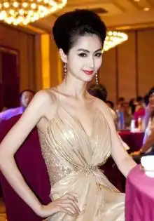 性感妩媚蓝燕白灵同性吻惊人
