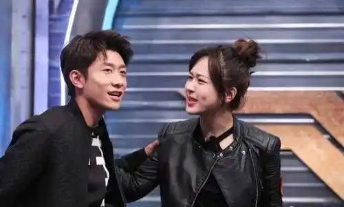 娱乐圈也有真友情,这些明星从小熟到大